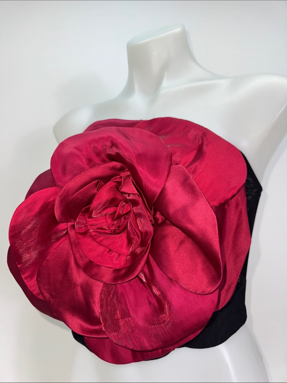 Victoria's Secret Red Rose Appliqué Halter Crop Top Sz M-DD NWT